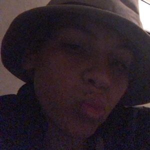 Meet your Posher, Colin